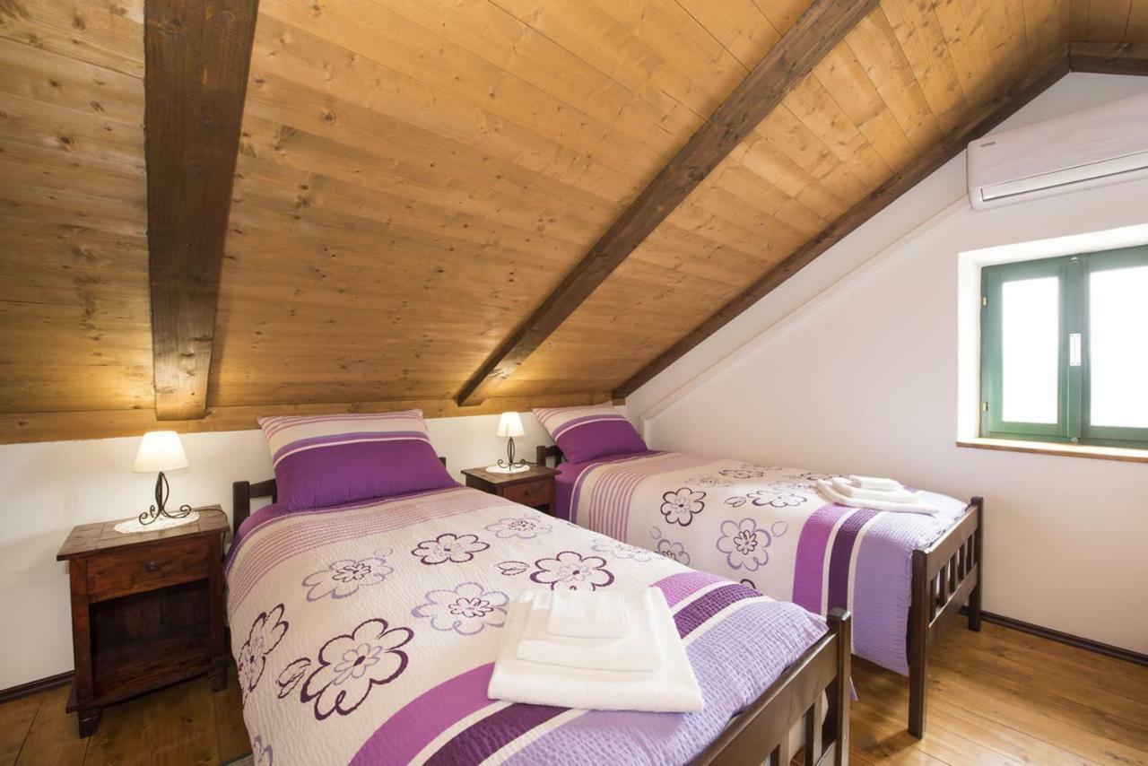 Villa Cetina Milasi ภายนอก รูปภาพ