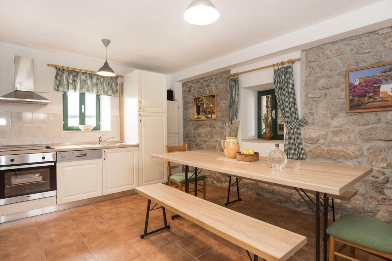 Villa Cetina Milasi ภายนอก รูปภาพ