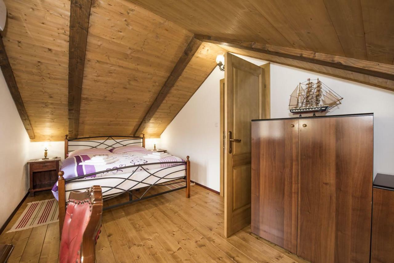 Villa Cetina Milasi ภายนอก รูปภาพ